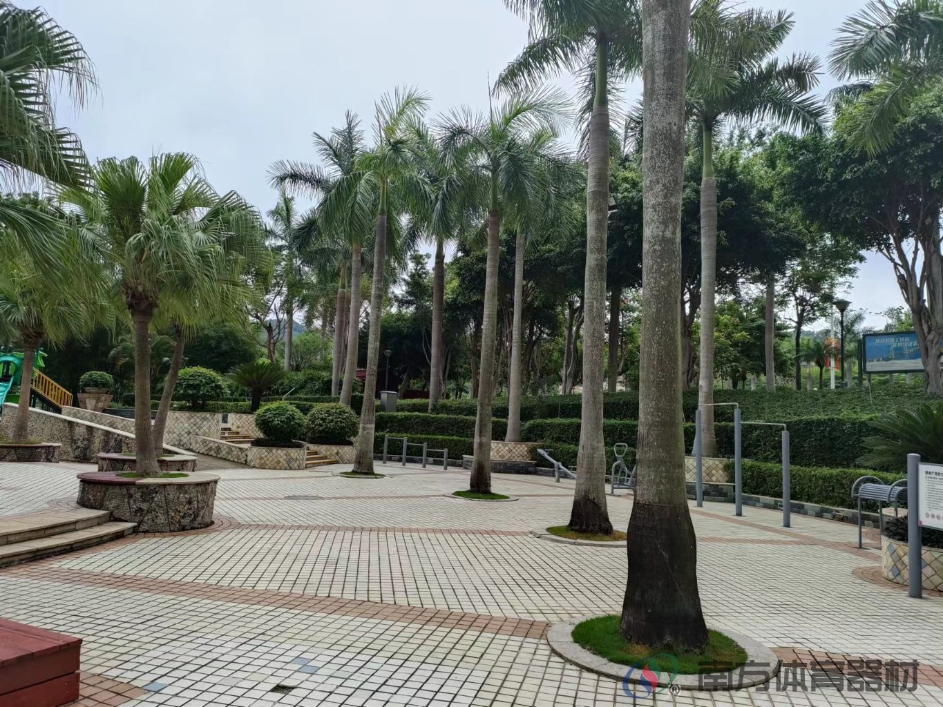 鸿泰休闲广场(图1)