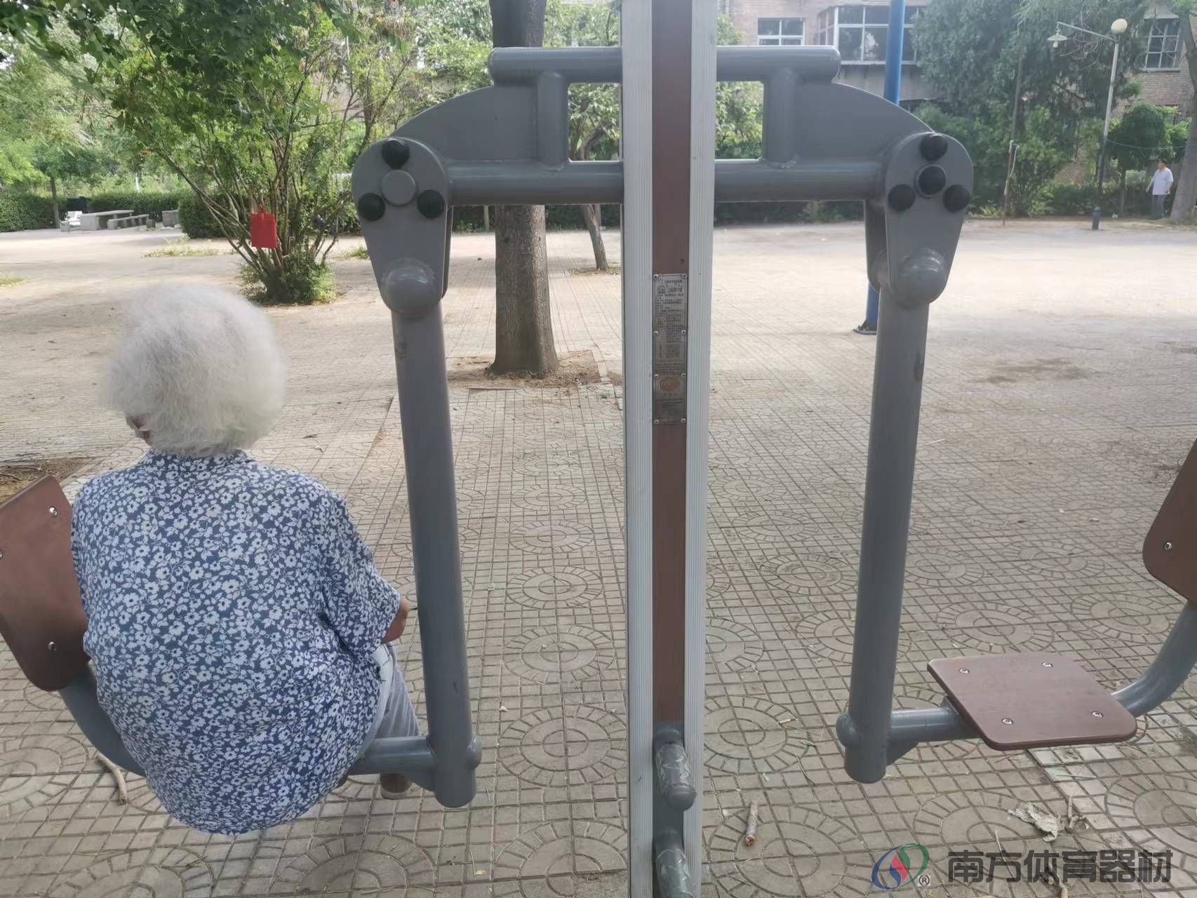 南方体育器材 南方体育器材